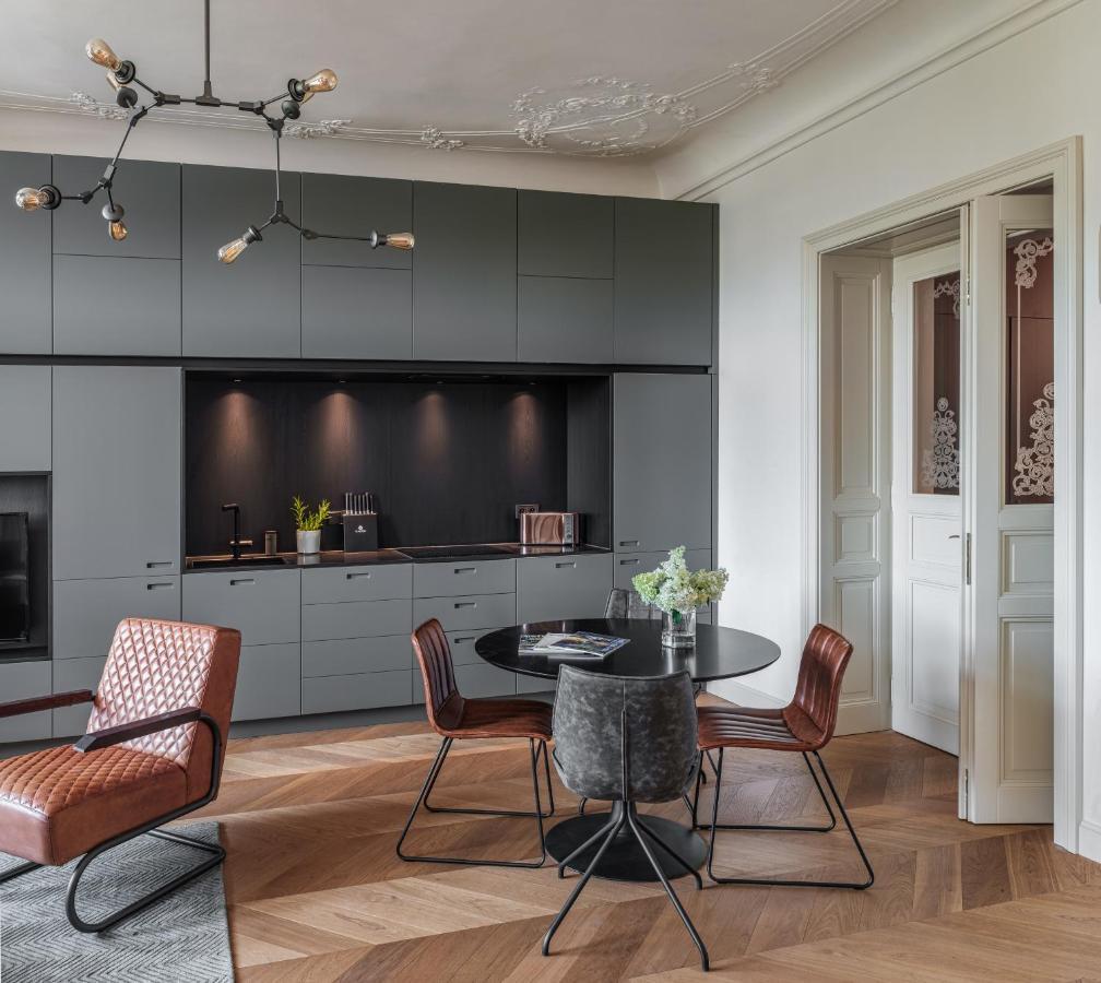 Mn6 Luxury Suites By Adrez Praha Bagian luar foto