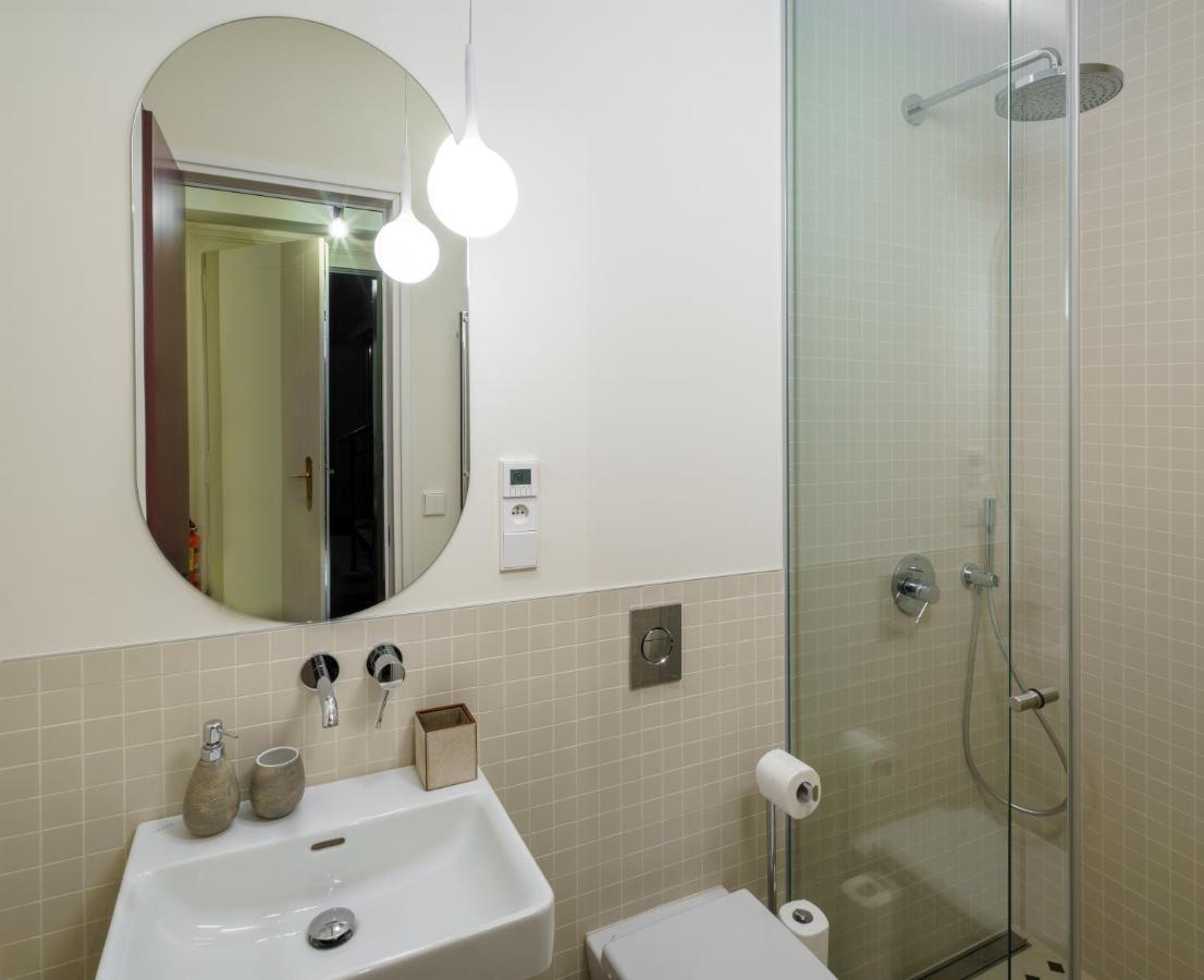 Mn6 Luxury Suites By Adrez Praha Bagian luar foto