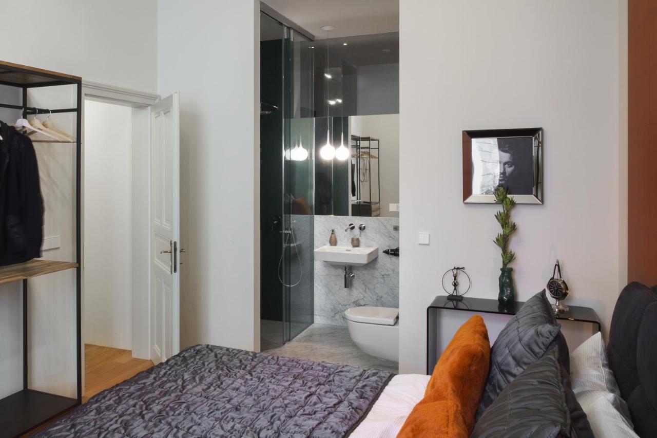 Mn6 Luxury Suites By Adrez Praha Bagian luar foto